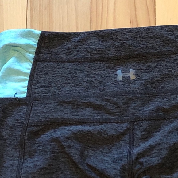 UNDER ARMOUR Crop Leggings - Picture 5 of 6